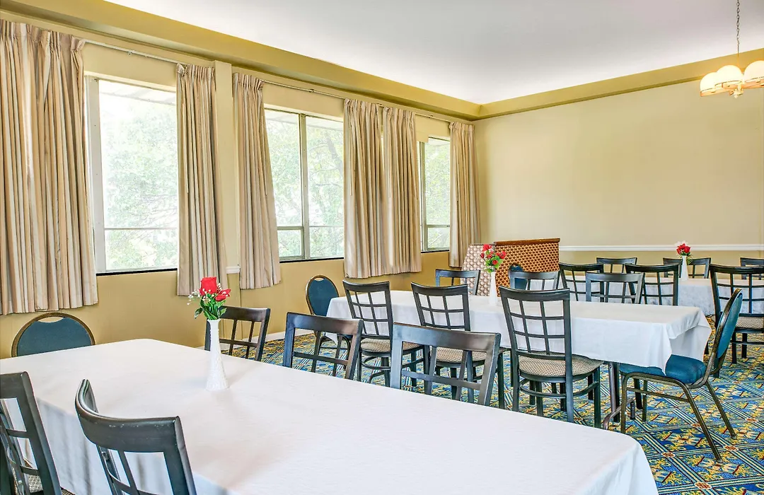 Days Inn By Wyndham Arlington/Washington Dc-1